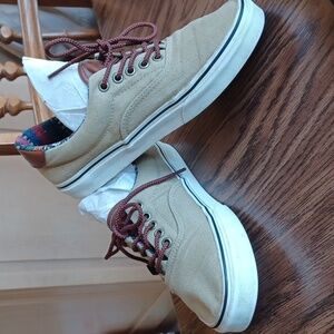 Vans Off the wall Khaki with Aztec print inside, men's 8, women's 9.5